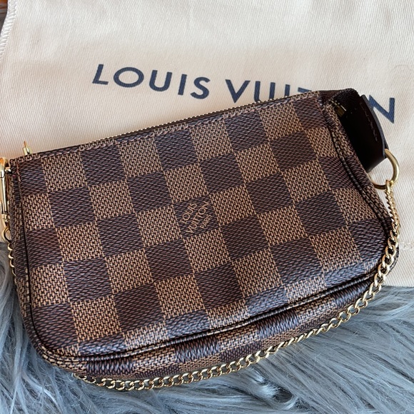 Authentic💯! LouisVuitton minipochette accessories - Picture 3 of 9